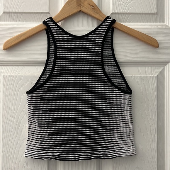 BCBGeneration Bodycon Abstract Seamless Set - Picture 6 of 16